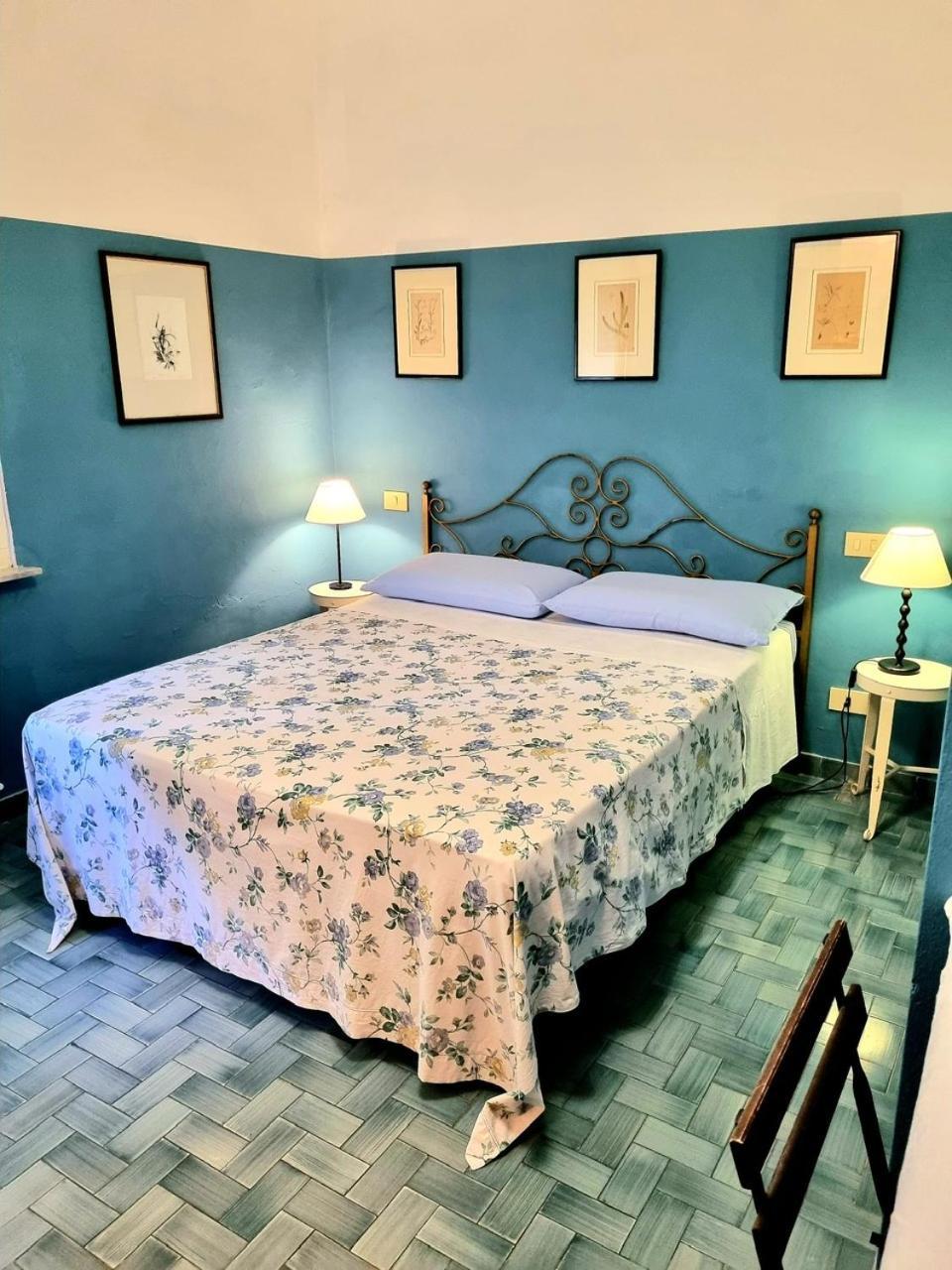 Casa Cambini Bed and Breakfast Marina di Massa Exteriör bild