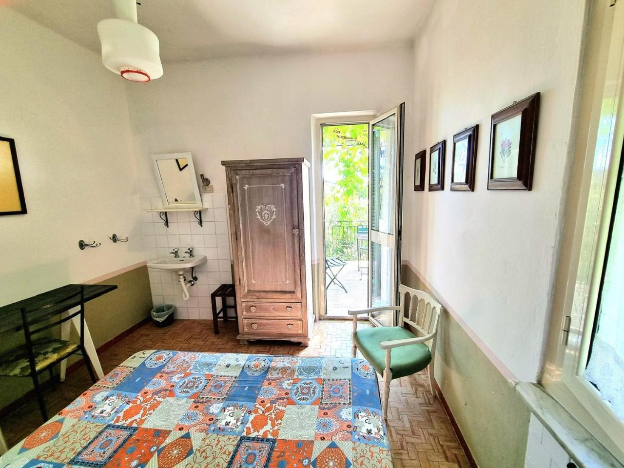 Casa Cambini Bed and Breakfast Marina di Massa Exteriör bild